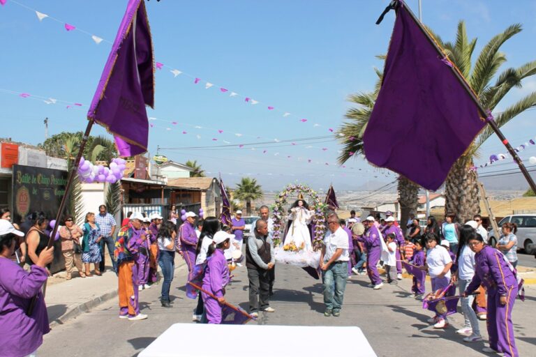 Fotografía de una comparsa folclórica, correspondiente al proyecto FIC Coquimbo.